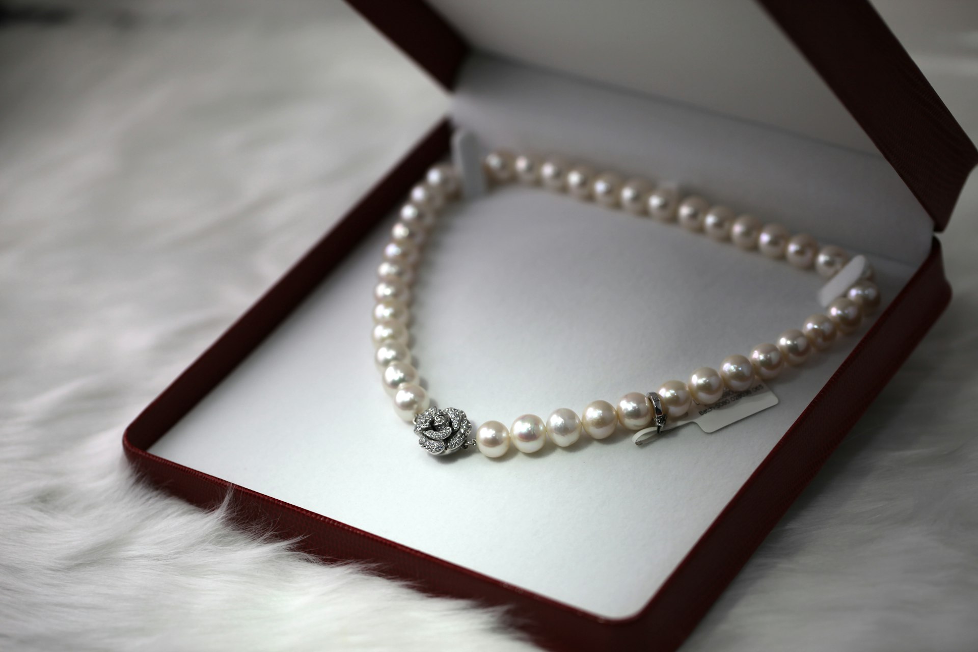 Fine gold jewellery detail
